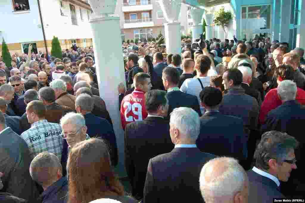 Bosanski Samac - Burial of former Bosnian Presidency member Sulejman Tihic, 27Sep2014