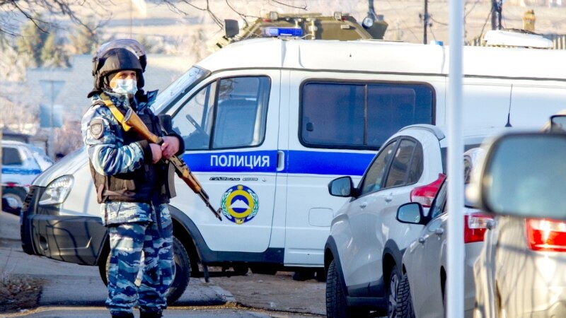 "Все концы ушли в воду". Кто организовал взрывы у здания ФСБ в Карачаево-Черкесии?