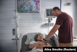 Альона Богатиренко народила донечку, поруч – її чоловік Павло, Київ, 2 вересня 2026 року