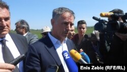 Treba stvoriti atmosferu bolje komunikacije dve zemlje i onda krenuti u pravcu rasprave: Milorad Pupovac