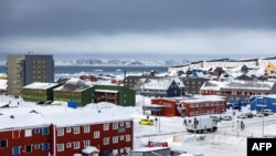 Панорамный вид на столицу Гренландии Нуук. Декабрь 2025 года