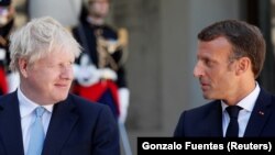 Boris Johnson vs. Emmanuel Macron = "The Economist" vs. "Le Monde Diplomatique"