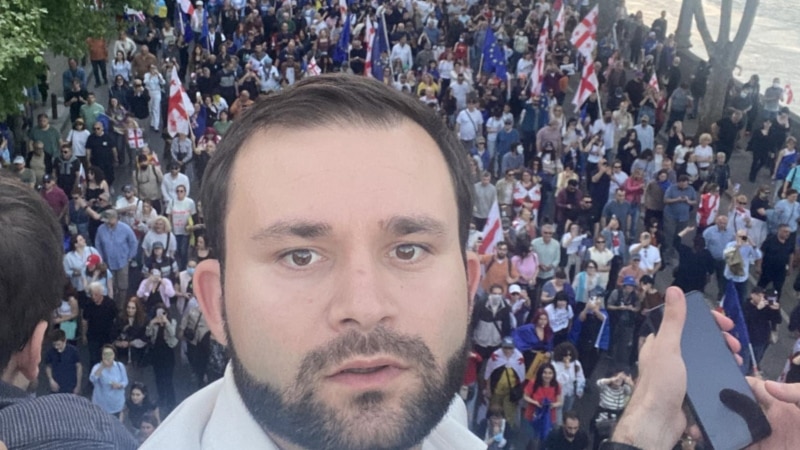 ტროტუარზე პროტესთვისთვის შსს-ში დაწყებული სამართალწარმოება მოსამართლემ შეწყვიტა - ამბობს აქტივისტი გიორგი წულაია