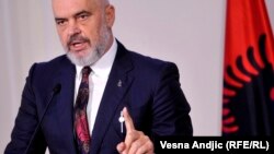 Албанскиот премиер Еди Рама
