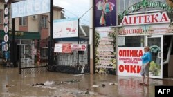 Вулиця міста Кримськ після повені