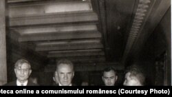 Nicolae Ceauşescu îl primește pe Alexei Kosâghin, preşedinte al Consiliului de Miniştri al U.R.S.S., cu prilejul semnării Tratatului de prietenie dintre România şi U.R.S.S. (7 iulie 1970) Fototeca online a comunismului românesc, cota 70/1970