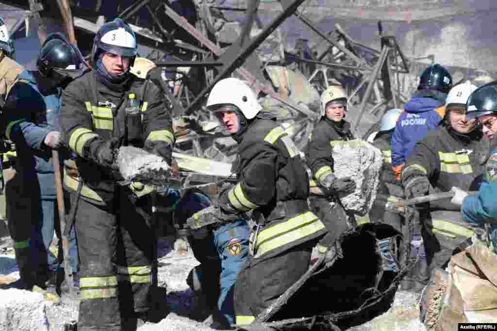 Коткаручылар янгын урынын чүп чардан арындыра