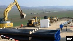 Boru kəməri çəkilişi.