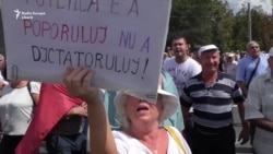 Cele două proteste din Piaţa Marii Adunări Naţionale