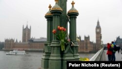 Ura Westminister, Londër