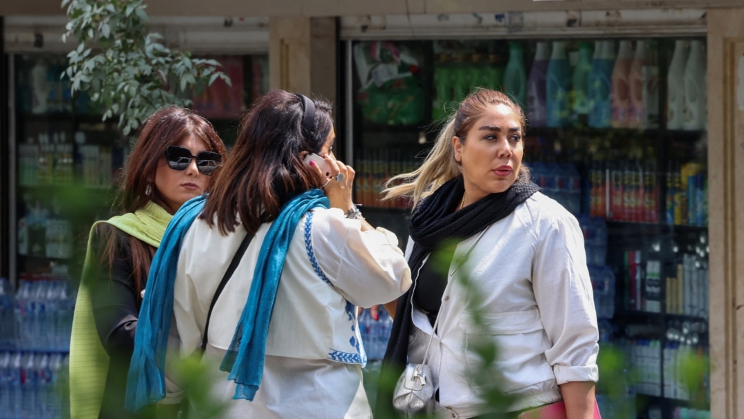 Спортшы қыздармен порно