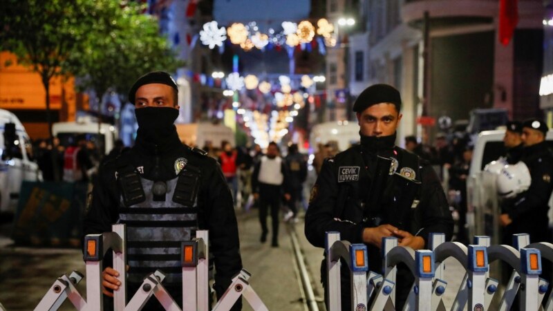 Турэцкія ўлады: Выбух у Стамбуле ўчыніла сьмяротніца. Шэсьць чалавек загінулі, больш за 80 пацярпелі