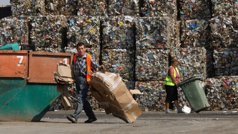За вывоз мусора из Сочи власти готовы заплатить более миллиарда рублей