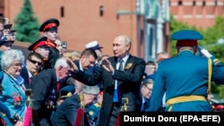 Паралельно з військовим парадом у Москві, аналогічні заходи відбувалися в ОРДЛО та анексованому Криму. На фото – Москва, 24 червня 2020 року