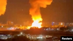 Explozii la Caracas, Venezuela, pe 3 ianuarie 2026. Captură de ecran preluată dintr-un videoclip obținut și verificat de Reuters.