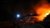 Vatrogasci gase požar nakon granatiranja Stepanakerta, 23. oktobar
