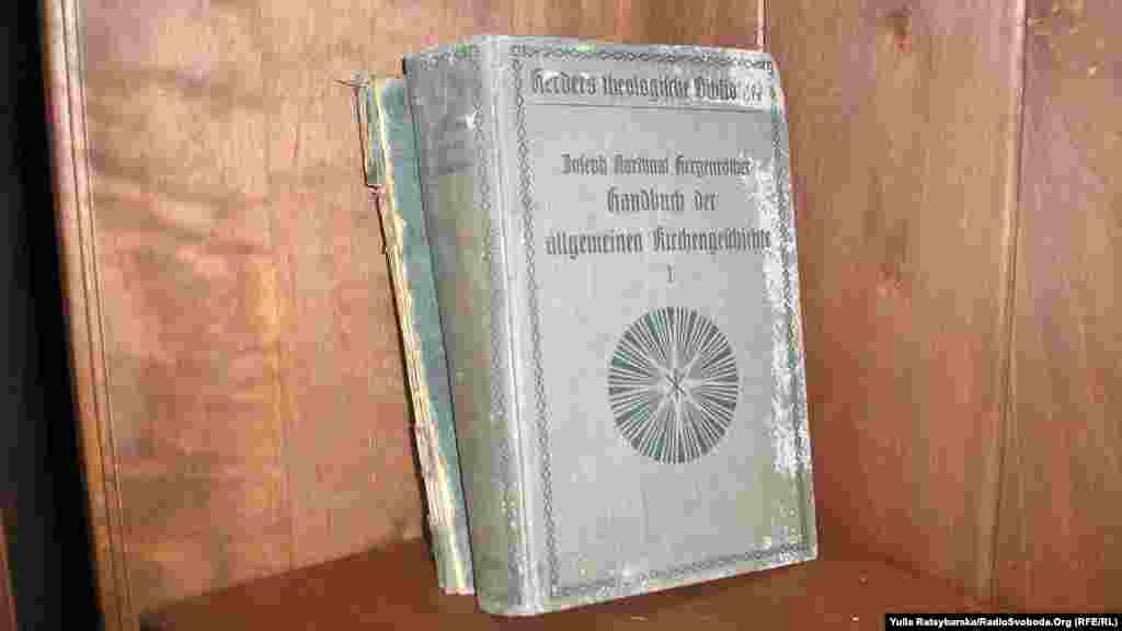 Унікальні книги з музею Голокосту