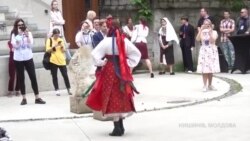 Український день у Молдові: борщ-фестиваль у традиційних костюмах під етномузику (відео)