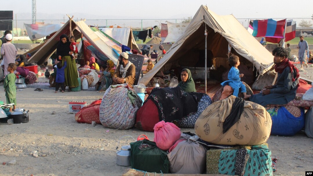 Afghan refugees at a makeshift shelter camp in Chaman, a Pakistani border town, after the Taliban's takeover of Afghanistan in August 2021.