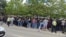 Protest u Gračanici zbog hapšenja direktorke Domu zdravlja u tom gradu na Kosovu koji u okviru institucija Srbije, 20. maj 2026.