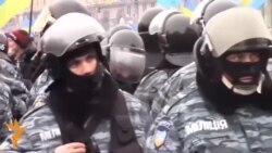 Video: Flip-Flops By Yanukovych Point To Splits In Inner Circle