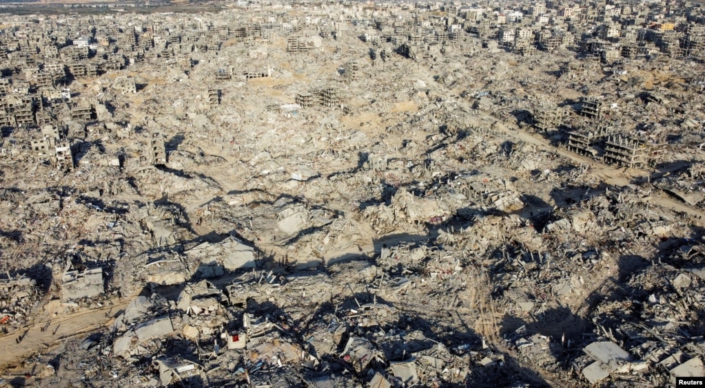 Një pamje nga lart tregon shtëpitë dhe ndërtesat e rrënuara në Xhabalia. Fotografia është bërë ditën kur hyri në fuqi armëpushimi ndërmjet Izraelit dhe Hamasit, më 19 janar 2025.