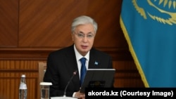 Қазақстан президенті Қасым-Жомарт Тоқаев үкіметтің кеңейтілген отырысында сөз сөйлеп отыр. Астана, 10 ақпан, 2026 жыл.