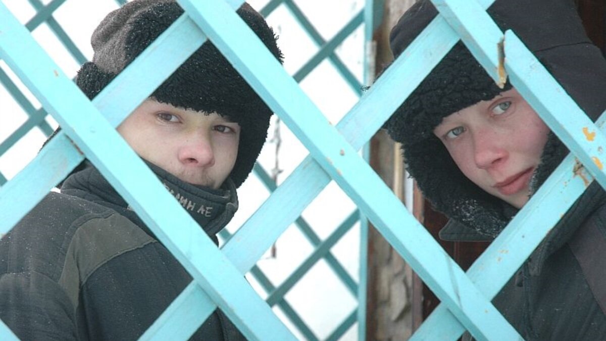 Спец школа интернат для трудных подростков спецшкола. Несовершеннолетние осужденные. Рекомендации для родителей трудных детей. Спец школа интернат для трудных подростков спецшкола. Подростковый возраст как называется.