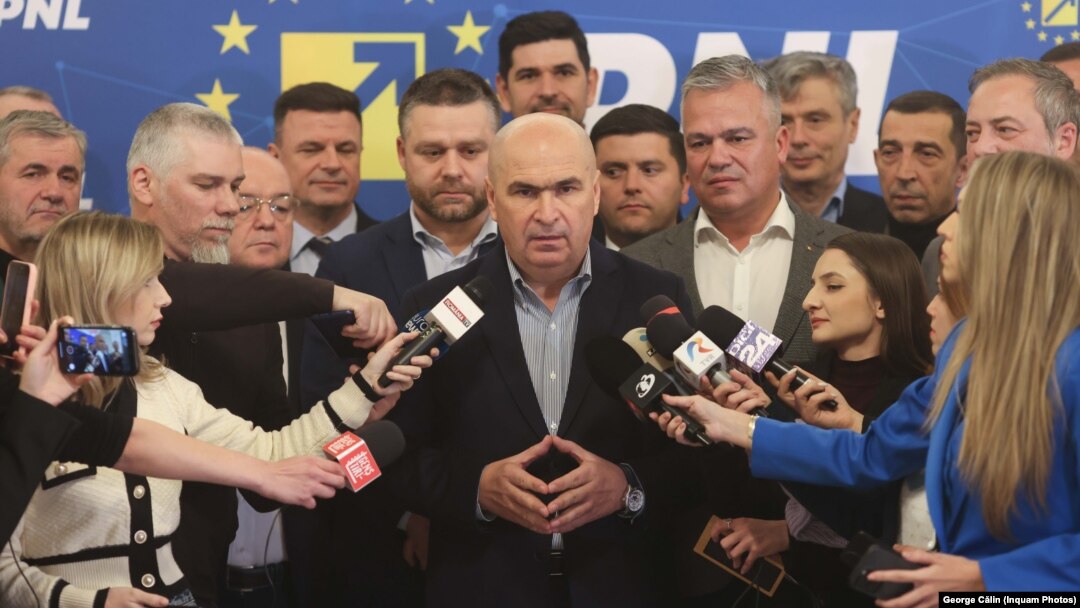 Soluțiile pentru menținerea României pe direcția pro-occidentală nu sunt multe. Votul de protest al românilor reclamă o schimbare totală de atitudine a partidelor „clasice”, în primul rând a celor cu experiență de guvernare. Aici: Ilie Bolojan, noul șef al PNL.