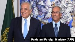 خلیل‌زاد له یوه پاکستاني چارواکي سره