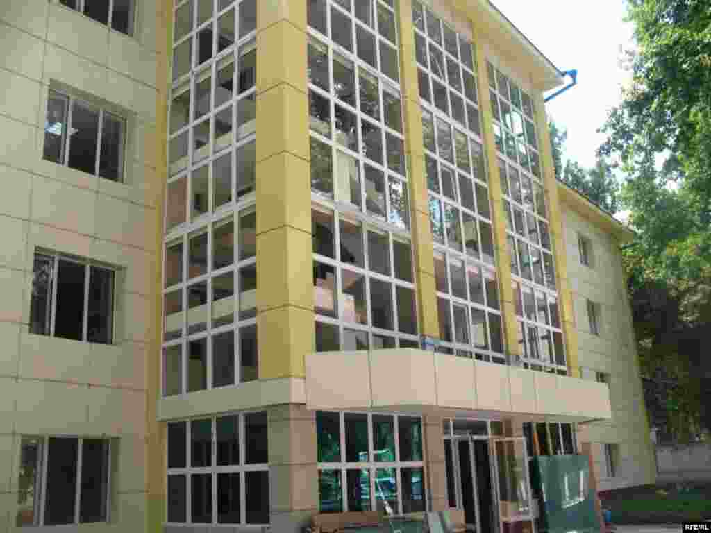 Нахустин гимназияи хусусӣ #20