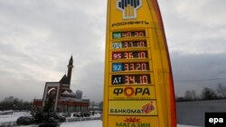 Росіяни на заправках і в магазинах відчувають рівень девальвації рубля