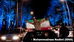 Келишимдин жоболорун ирандыктар кубануу менен кабыл алышты. 3-апрель, 2015-жыл