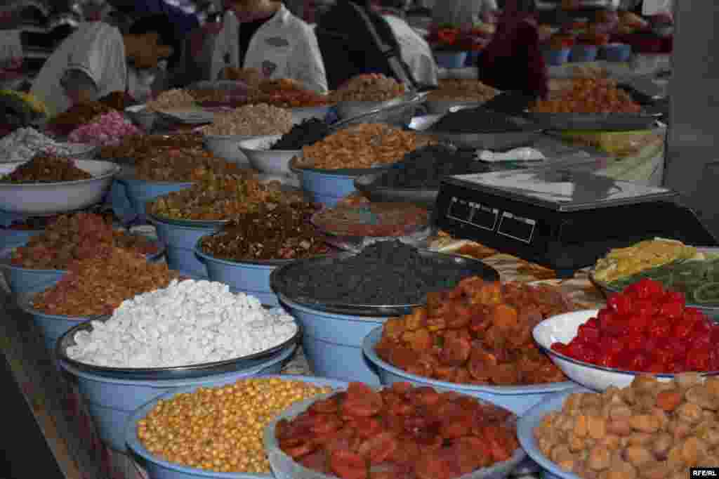 Дар орзуи арзонӣ #78