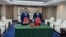 Ministrul moldovean de Externe, Mihai Popșoi, făcând schimb de note, la Beijing, cu Chen Xiaodong, președintele Agenției pentru Dezvoltare și Cooperare Internațională a Republicii Populare Chineze 