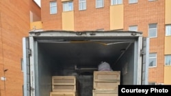 Орусияда каза болгон тажик мигранттарынын сөөгүн мекенине жиберип жатышат. (архив)