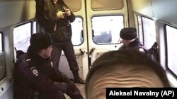 Selfi ruskog opozicionara Alekseja Navaljnog nakon privođenja 22. februara 2018.