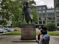 Praga: Încă o statuie a lui Winston Churchill vandalizată