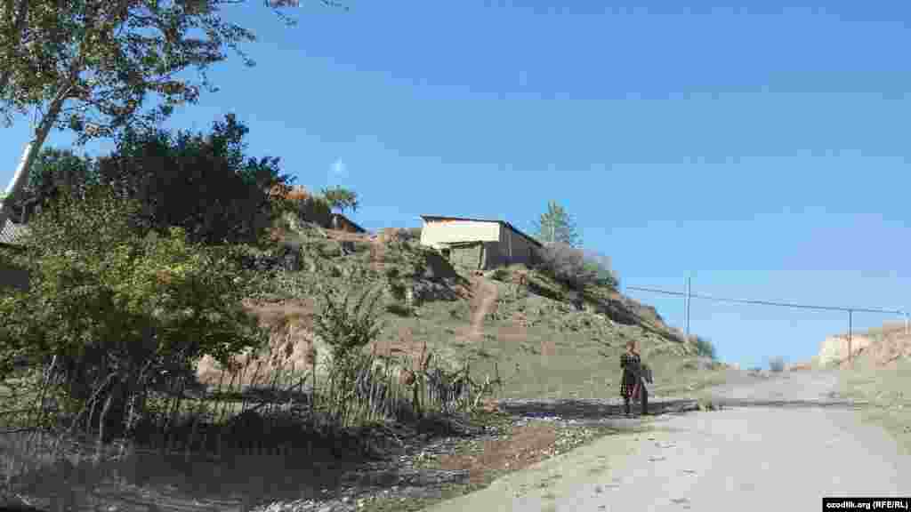 Сўғд вилояти&cedil; Ғончи тумани Манғит қишлоғи