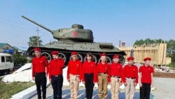 Учащиеся школы села Нижний Цасучей в форме "Движения первых"