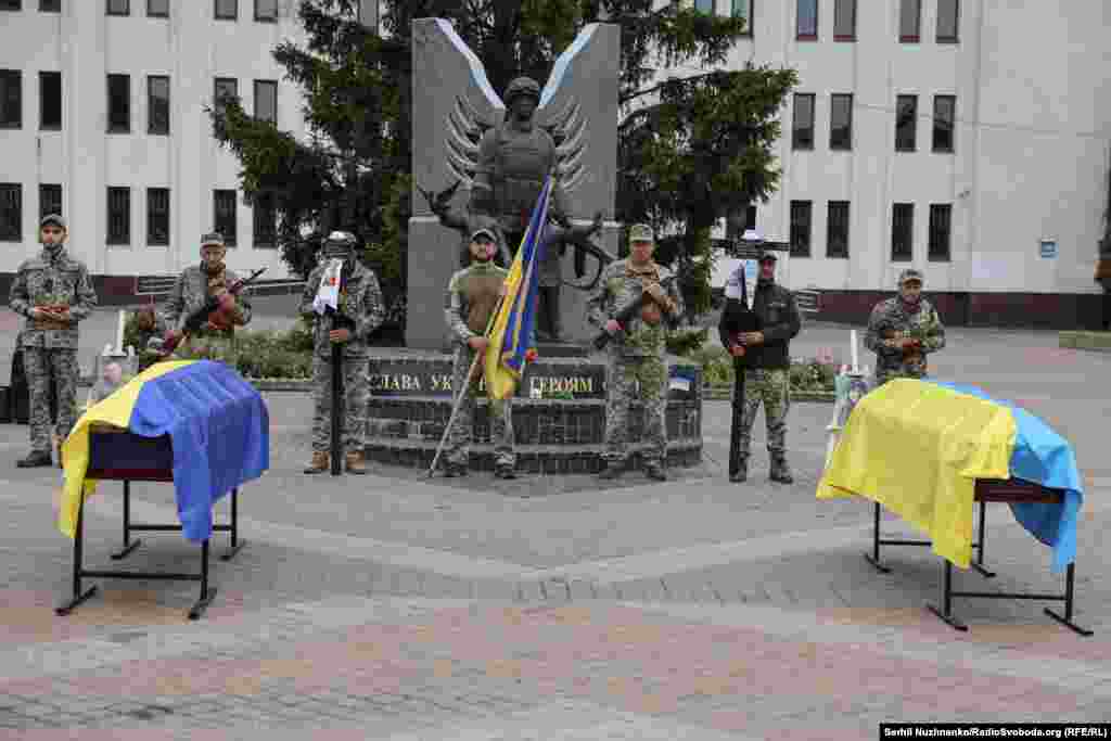 Церемонія прощання на Майдані Свободи в Броварах