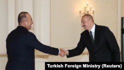 Թուրքիայի ԱԳ նախարար Մևլյութ Չավուշօղլուն և Ադրբեջանի նախագահ Իլհամ Ալիևը, արխիվ, Բաքու, 1 նոյեմբերի, 2020թ.
