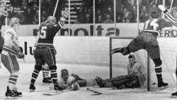 Холодна війна на льоду: як хокейна команда Чехословаччини помстилася СРСР за вторгнення 50 років тому – відео