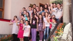 Dječiji hor iz Srebrenice priprema nastup za papu Franju