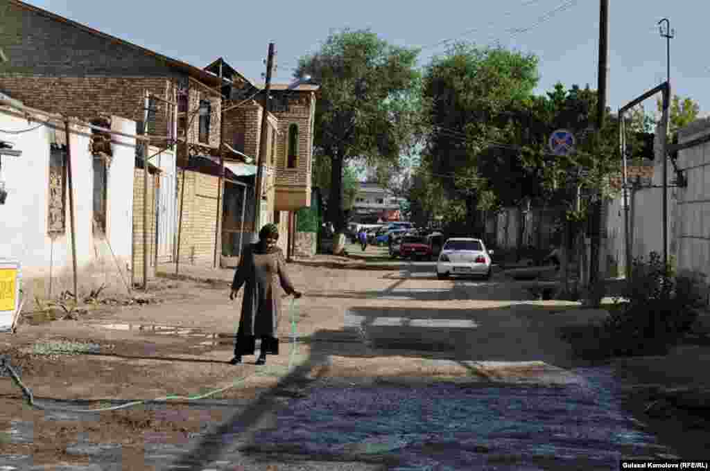 Мажримтол кўчаси. Тонг.