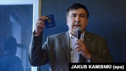 Mikheil Saakashvili gave up his Georgian citizenship to accept Ukrainian citizenship, which was then removed. 