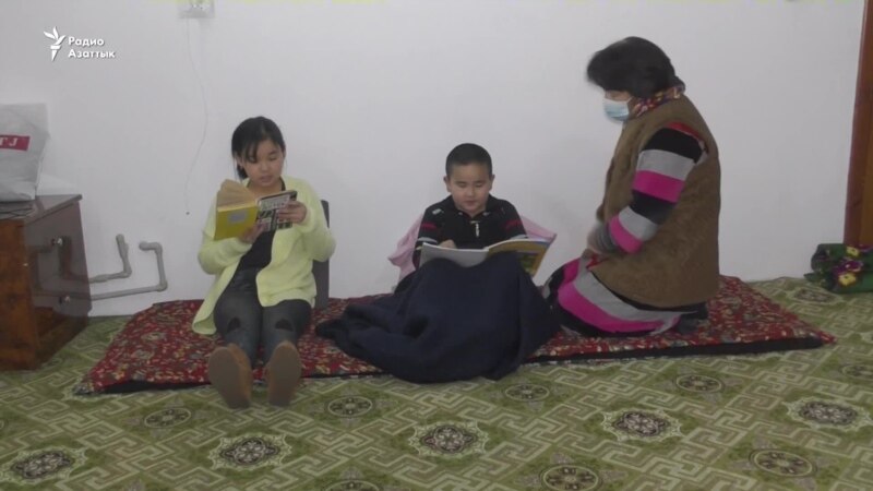 «Дети в сапогах и куртках». Около двух тысяч семей в Кызылорде живут в холодных домах