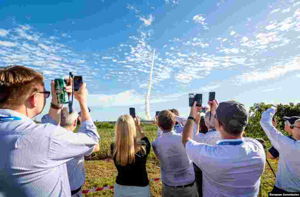 БЕЛГИЈА - ЕУ ќе вложи повеќе пари во лансирање ракети, сателитска комуникација и истражување на вселената, со цел да ги зачува своите успеси во вселената и да држи чекор со американските и кинеските амбиции, рече комесарот на ЕУ за истражување на вселената, Тиери Бретон.