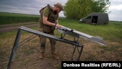Український оператор дронів готується до запуску безпілотника