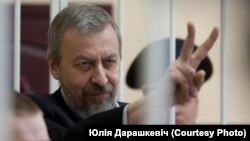  Фота Юліі Дарашкевіч. Экс-кандыдат у прэзыдэнты Андрэй Саньнікаў падчас суду над ім. 2011 год.
